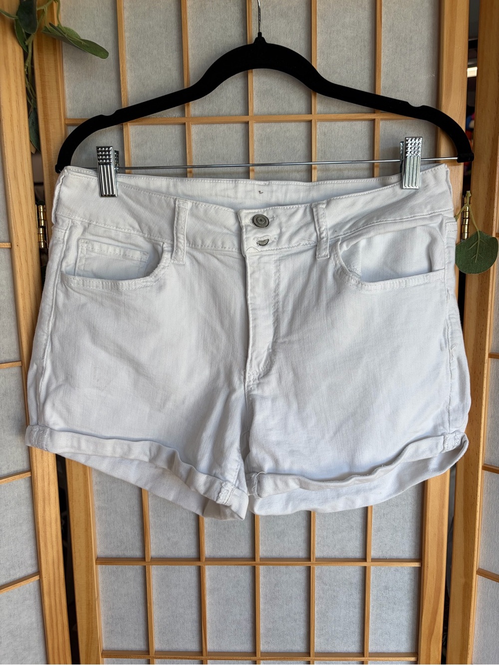 Women's White Rolled-Hem Denim Shorts
